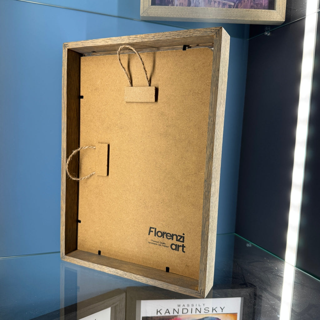 A4 Derin 4 cm Masif Meşe Ahşap Çerçeve – Grey Mist | Klimt “The Kiss” Sanat Baskısı Dahil | İskandinav Duvar Sanatı - FlorenziArt