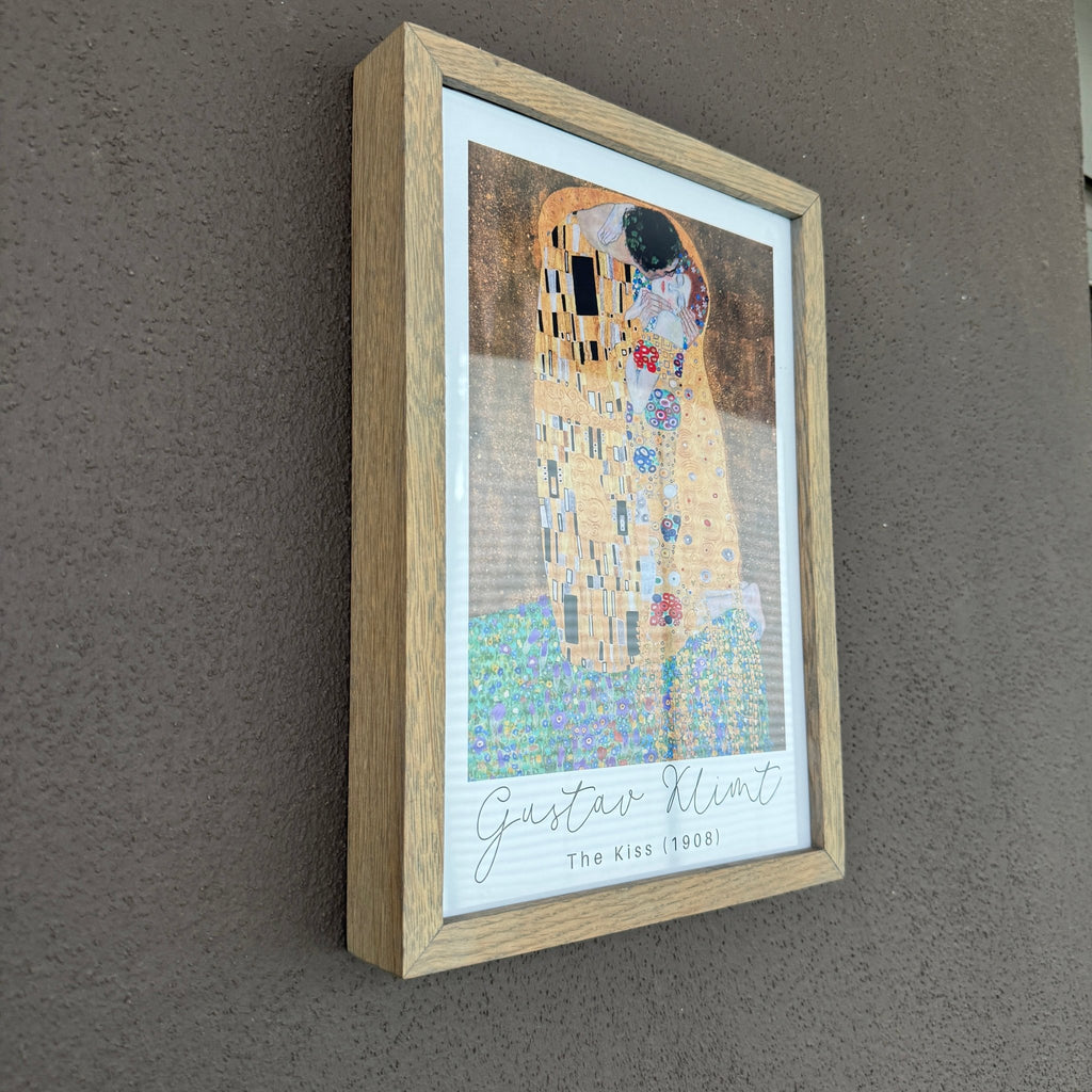 A4 Derin 4 cm Masif Meşe Ahşap Çerçeve – Grey Mist | Klimt “The Kiss” Sanat Baskısı Dahil | İskandinav Duvar Sanatı - FlorenziArt