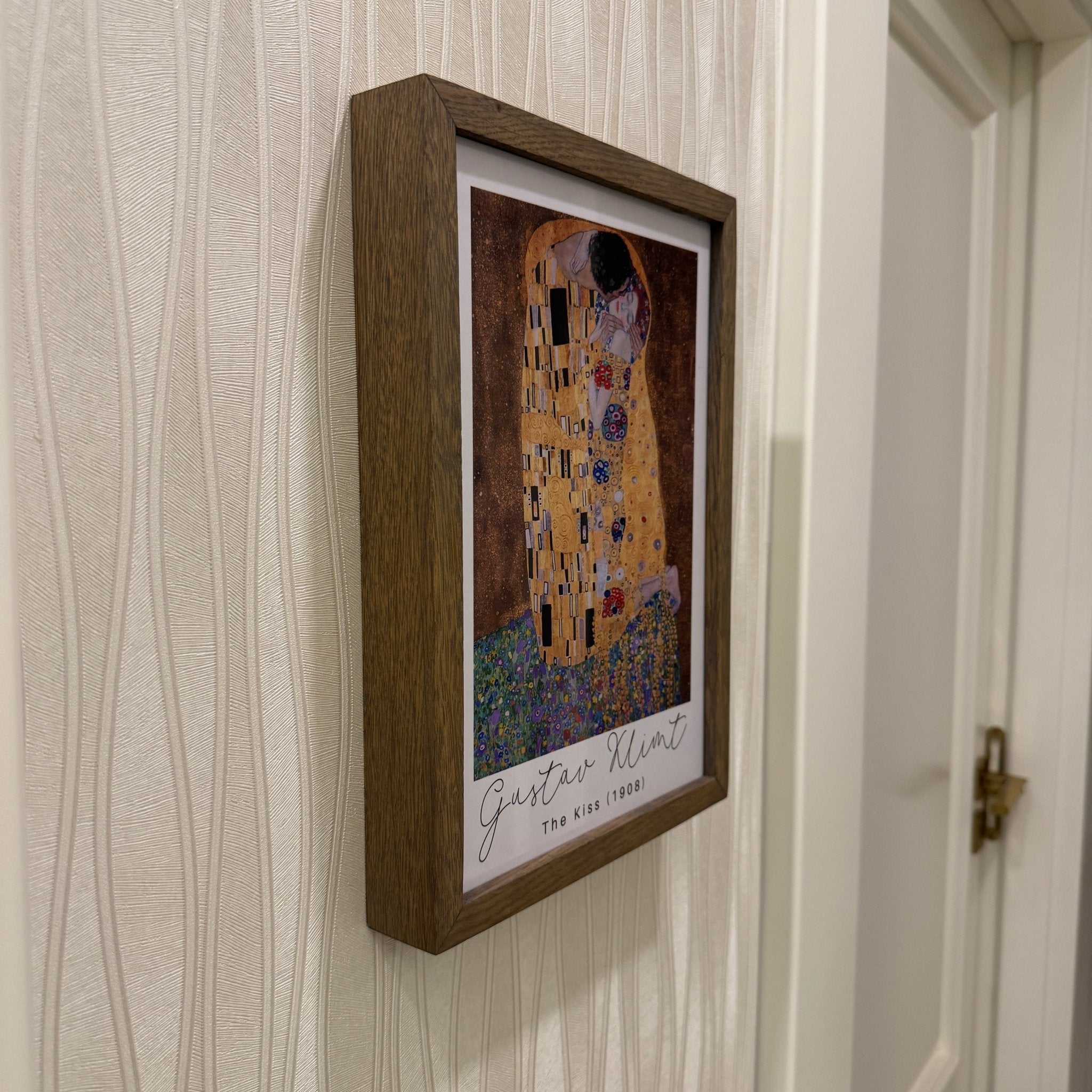 A4 Derin 4 cm Masif Meşe Ahşap Çerçeve – Grey Mist | Klimt “The Kiss” Sanat Baskısı Dahil | İskandinav Duvar Sanatı - FlorenziArt
